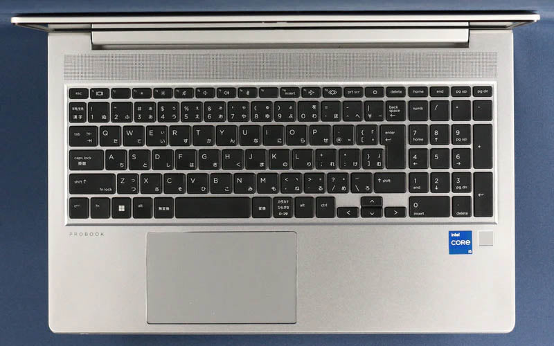 HP ProBook 450 G10は、日本語キーボードと日本語タッチパッドを搭載しています。