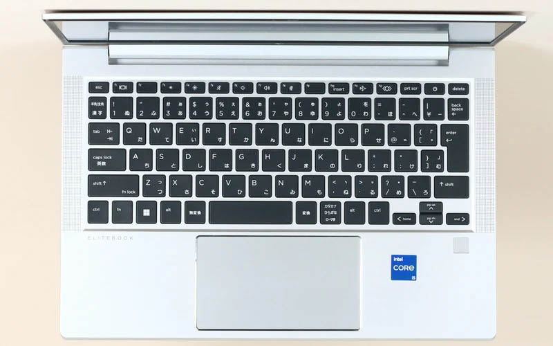 HP ProBook 630 G9は、日本語キーボードと日本語タッチパッドを搭載しています。