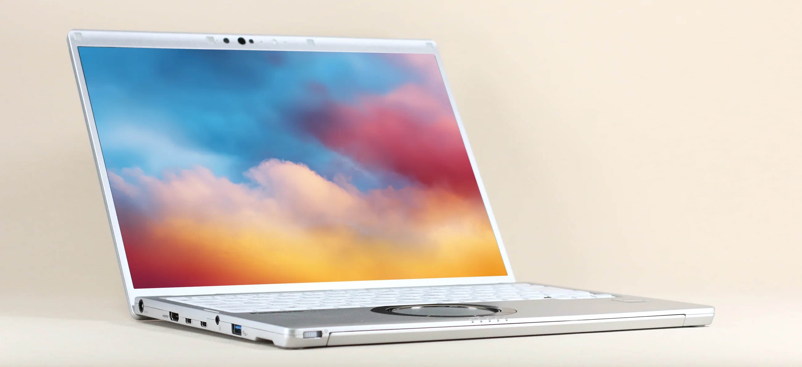 Panasonic Let’s Note FV1 - 薄型軽量で、オフィス環境に最適です。