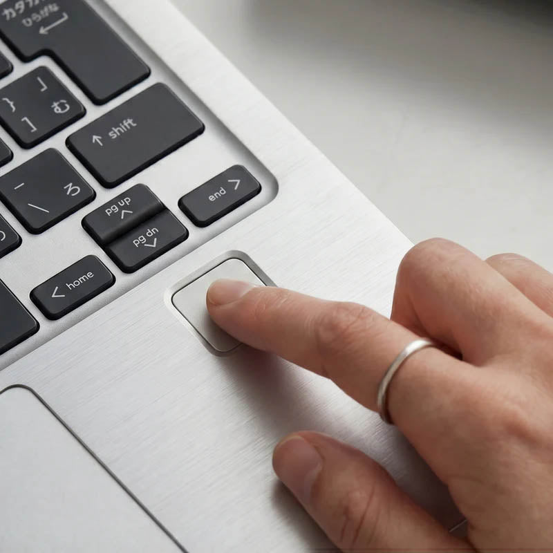 HP EliteBook 830 G6 の電源ボタン一体型指紋センサーによるセキュリティ機能
