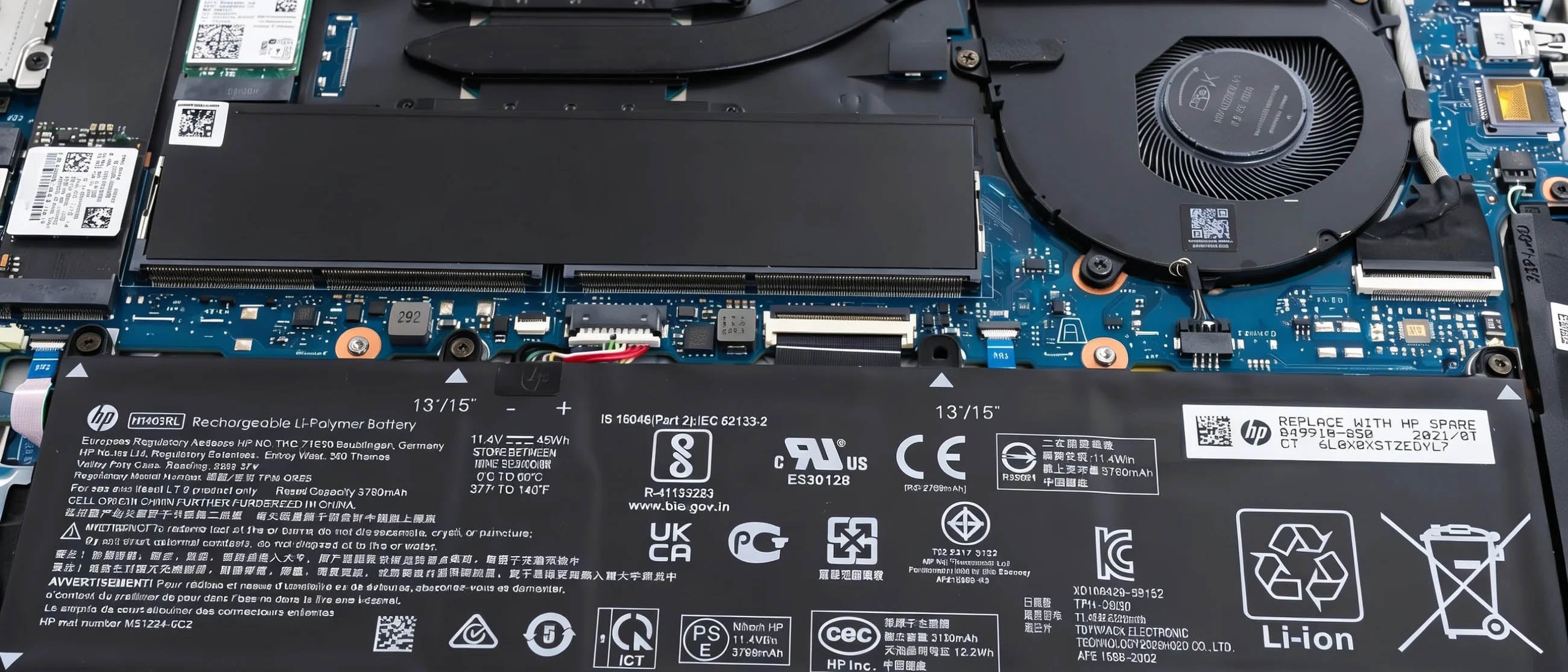 HP ProBook 430 G8 - 内部のパーツ構造・優れた冷却ファンと大容量バッテリー搭載